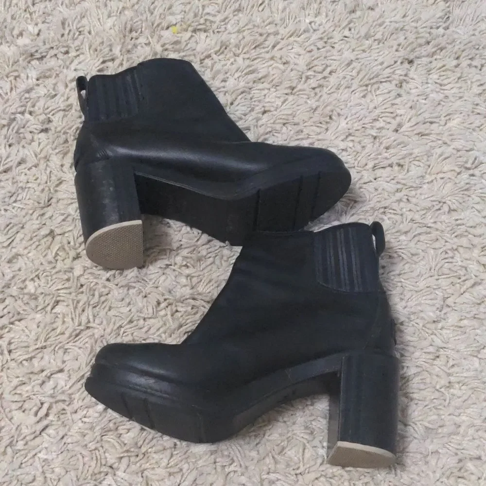 Sorel Black Margot Chelsea Boot